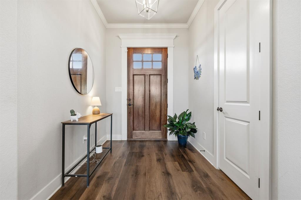 6450 Eyrie Bend