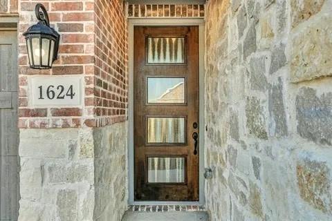 1624 Sweetwater Way