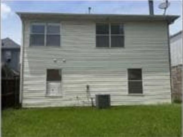 1416 Drake Lane