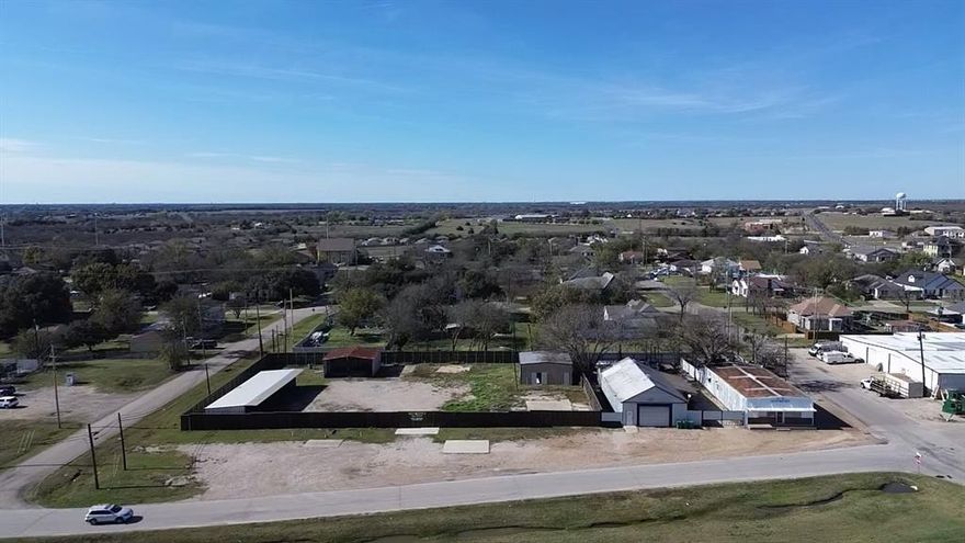 Commercial lot in town with easy access to I 45 and other surrounding cities in Ellis County. Be part of the flourishing growth in Ferris! Bring your own builder or build to suit with seller.