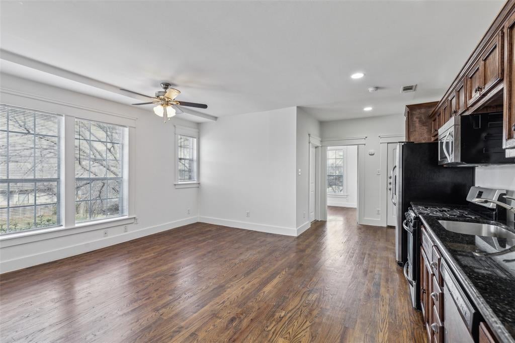 Photo of 836 N Madison Avenue #2, Dallas, TX 75208 (MLS # 21330007)