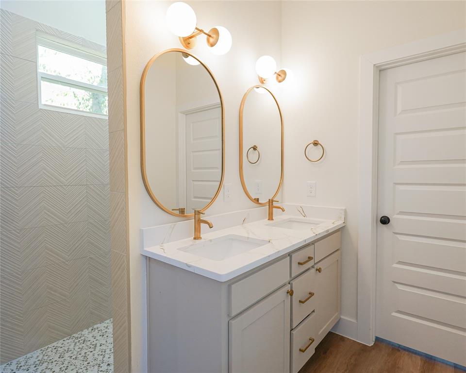 Mayers 02 Ave - Residential