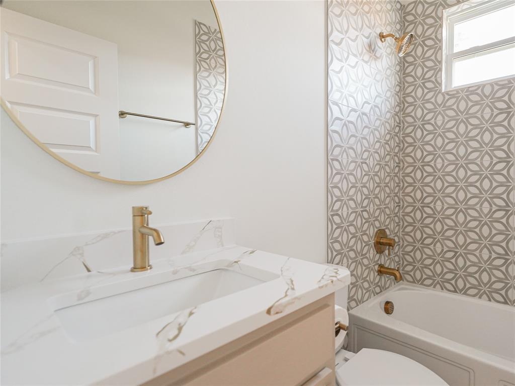 Mayers 02 Ave - Residential