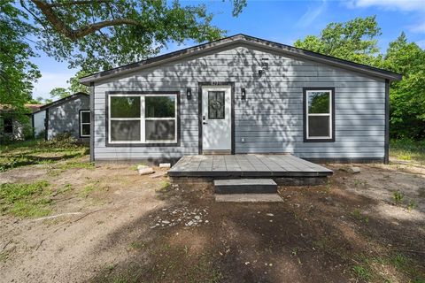 Photo of 823 Clark Street, Tyler, TX 75701 (MLS # 21246858)