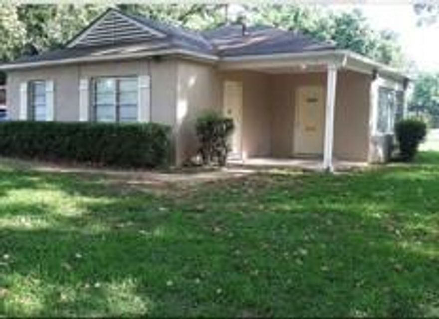 Presenting an exceptional Investment Property, Great Opportunity in the heart of Shreveport's vibrant area. Offering high visibility and strong traffic counts, making it ideal for investors. Awesome Duplex on a corner lot, each unit has a living room, one bedroom, full bath, kitchen dining area, 2 car covered carport. New roof and central heat and air.