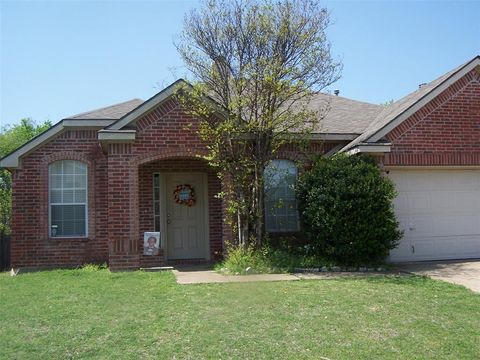 7010 Lake Jackson Drive Arlington TX 76002