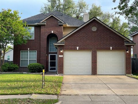 Photo of 2713 Chatsworth Drive, Grapevine, TX 76051 (MLS # 21230890)