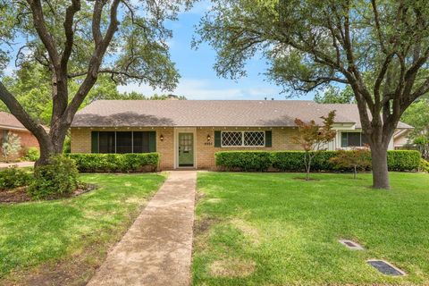 Photo of 4907 Lake Englewood Drive, Waco, TX 76710 (MLS # 21273909)