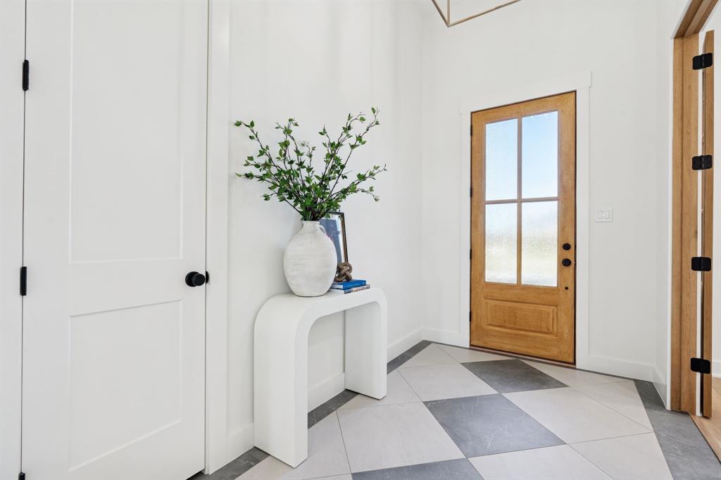 8008 Ben Day Murrin Road N