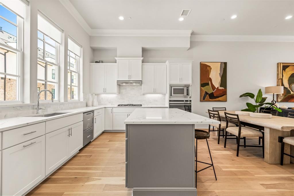 InTown at Las Colinas Station - Residential