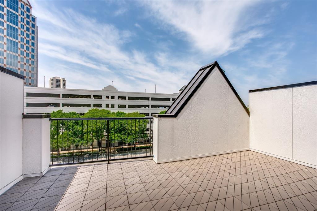 InTown at Las Colinas Station - Residential