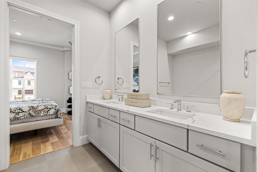 InTown at Las Colinas Station - Residential