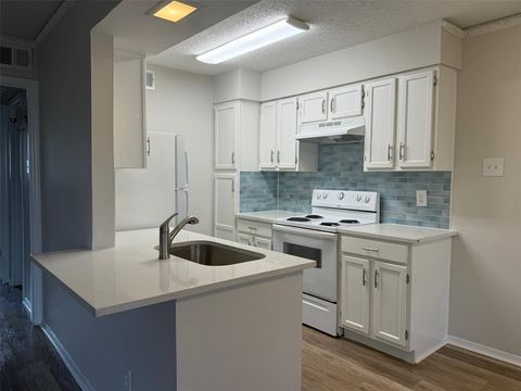 Photo of 3624 Parkridge Drive #214, Dallas, TX 75234 (MLS # 21098741) Photo of 3624 Parkridge Drive #214, Dallas, TX 75234 (MLS # 21098741)