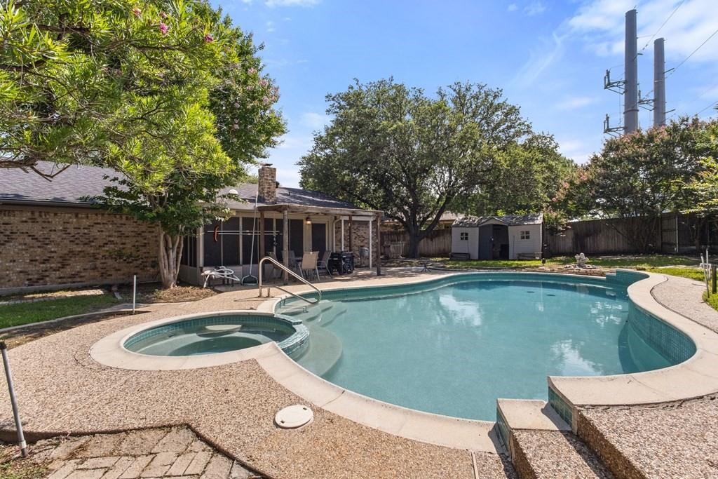 2904 Bluebonnet Lane