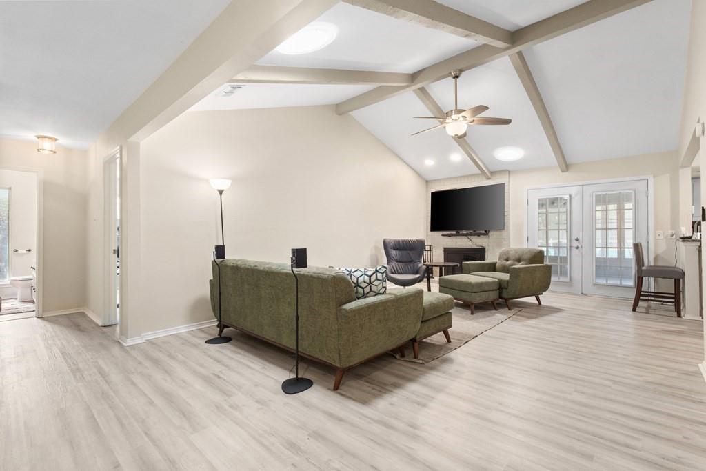 2904 Bluebonnet Lane