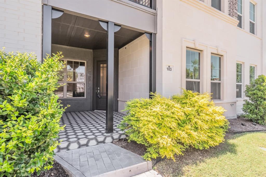 305 Sunset Lane 103