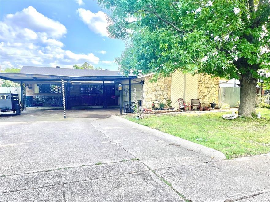 LOCATION, LOCATION!! BRICK HOUSE IN SOUTHWEST OAKCLIFF, WELL TAKE CARE, SOME UPGRADES BEEN DONE IN THE LAST 3 YEARS, SUCH ROOFING SHINGLES, KITCHEN GRANITE COUNTERTOP, KITCHEN CABINETRY, FRESH INSIDE PAINT, THERE IS EXTRA ROOM THAT YOU COULD USE IT AS 5th BEDROOM OR JUST AS A SUNROOM. NEAR TO THE MAJOR FREEWAYS AND 10 MIN FAR FROM DALLAS DOWN TOWN.