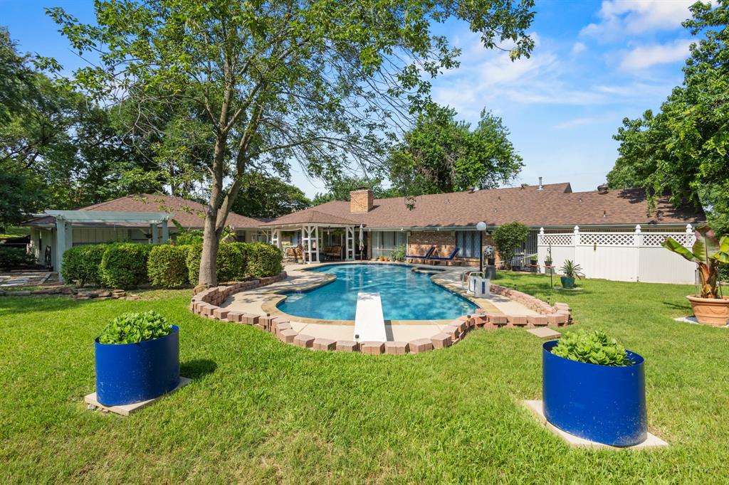 1407 S Alamo Road