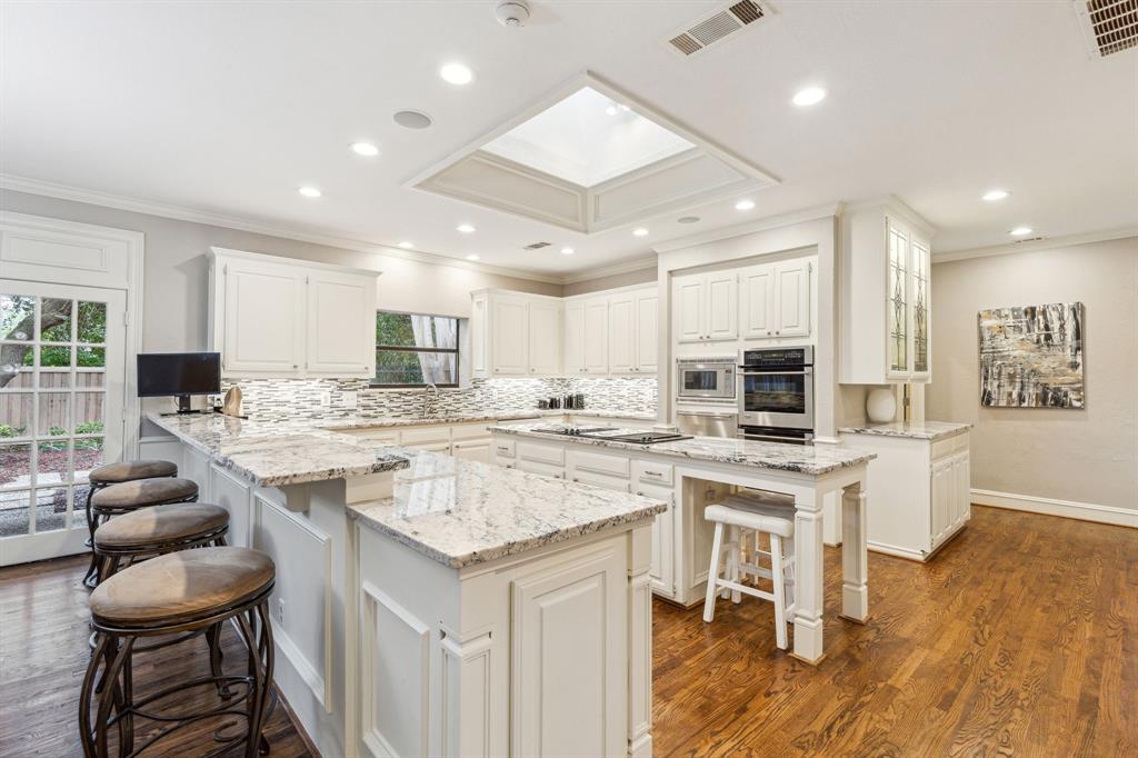 Williamsburg At Preston - Residential