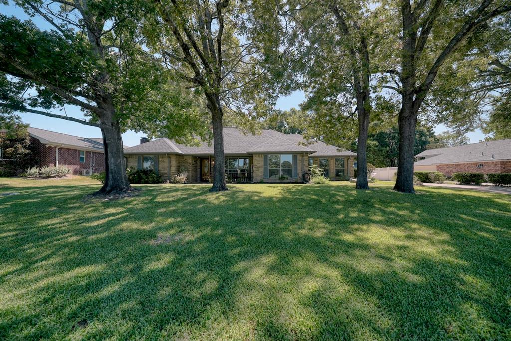 127 Clubview Drive
