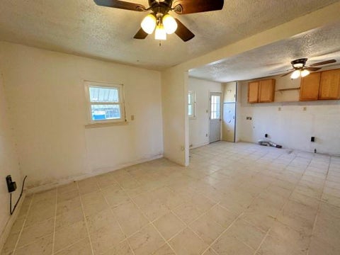 Tiny photo for 804 Columbia Street, Stamford, TX 79553 (MLS # 21341438)