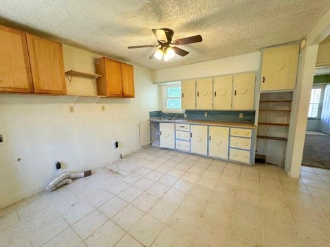 Tiny photo for 804 Columbia Street, Stamford, TX 79553 (MLS # 21341438)