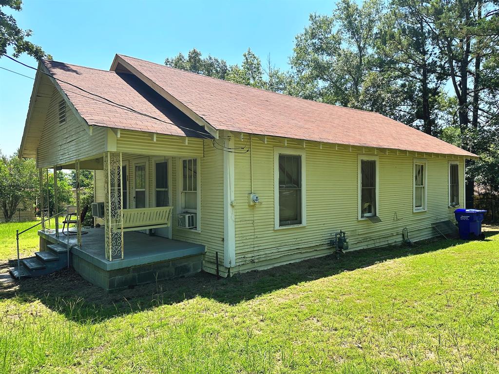 Photo 3 of 19 of 200 Stoner Street house