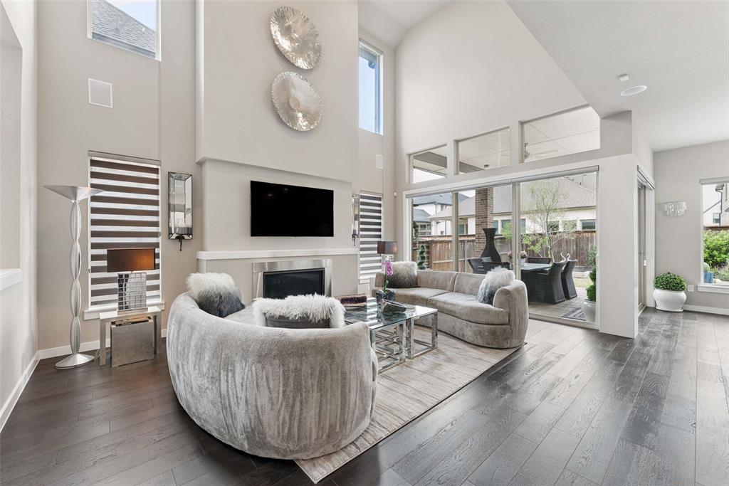 1401 Ellicott Drive