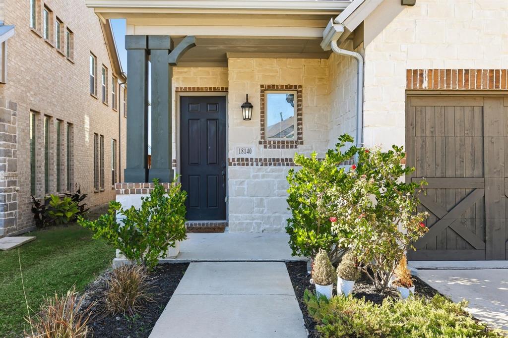 18140 Lakefront Court