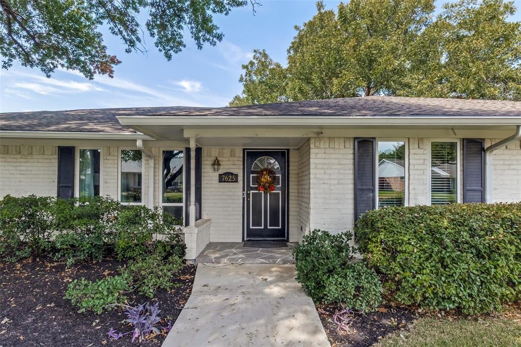 7625 Woodstone Lane
