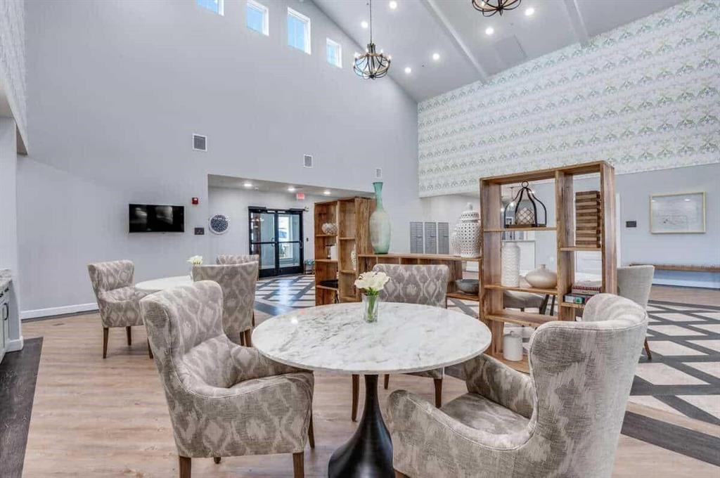 820 W McLeroy Boulevard 2024