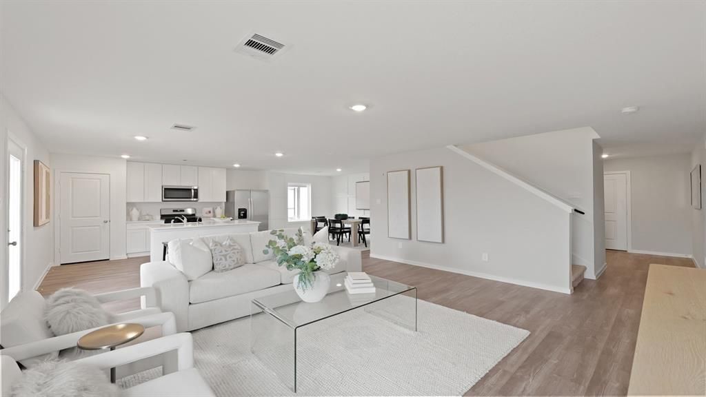 Photo of 2132 Chantilly Lane, Arlington, TX 76015 (MLS # 21256796)