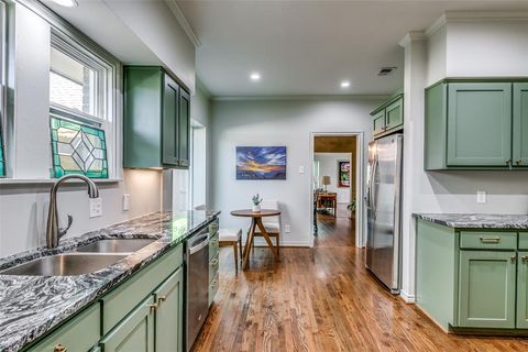Tiny photo for 4429 Mockingbird Lane, Highland Park, TX 75205 (MLS # 21069963)