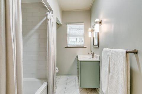 Tiny photo for 4429 Mockingbird Lane, Highland Park, TX 75205 (MLS # 21069963)