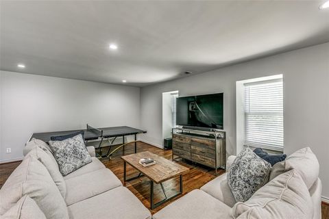 Tiny photo for 4429 Mockingbird Lane, Highland Park, TX 75205 (MLS # 21069963)