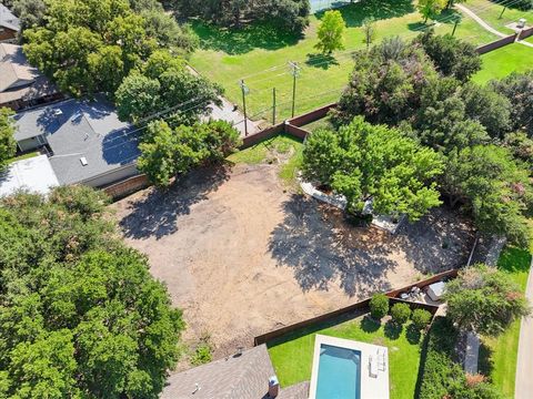 2889 Oakbriar Trail Fort Worth TX 76109