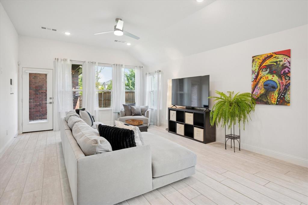 8225 San Bernard Trail
