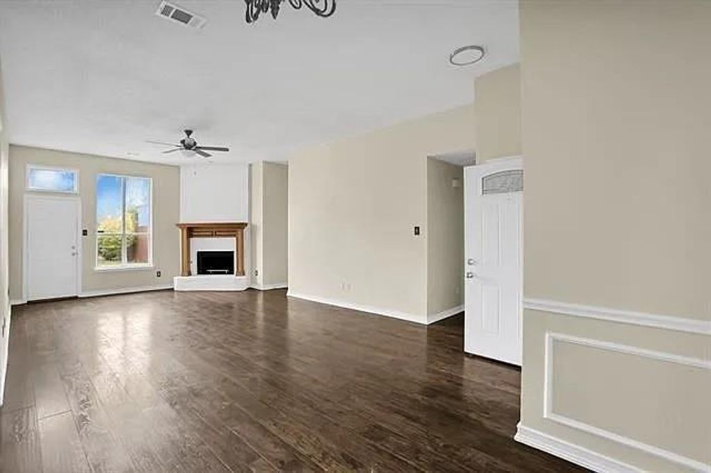 Photo of 827 Cornell Lane, Allen, TX 75002 (MLS # 21273237)