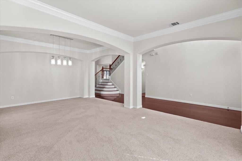 1129 Northlake Drive