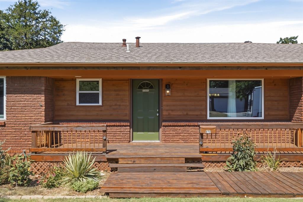 612 Oakwood Drive