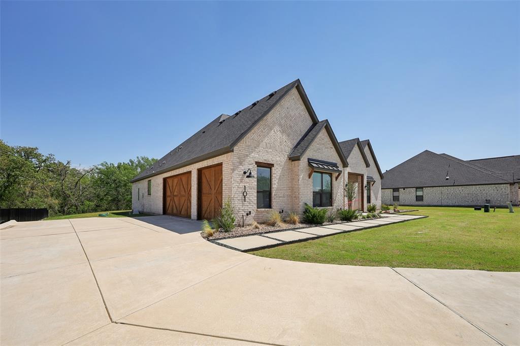 132 Peachleaf Drive