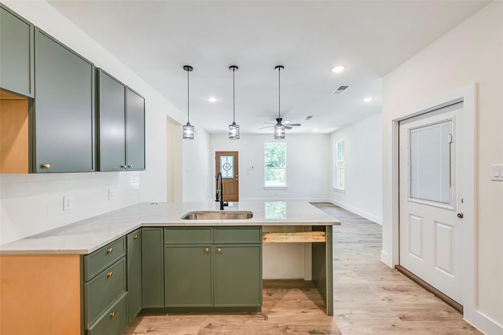 4418 Myrtle