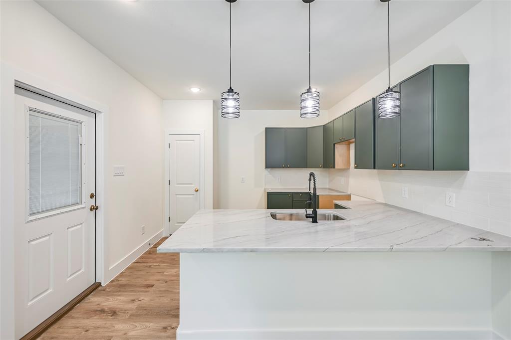 4418 Myrtle