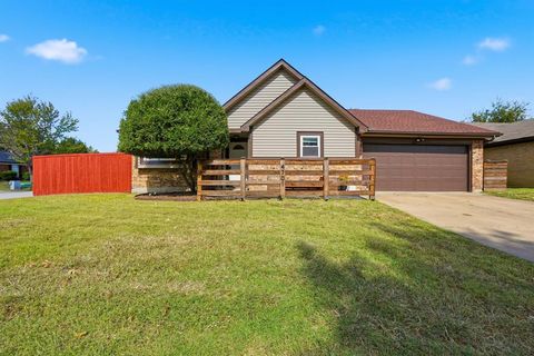 4701 Moss Rose Drive Fort Worth TX 76137