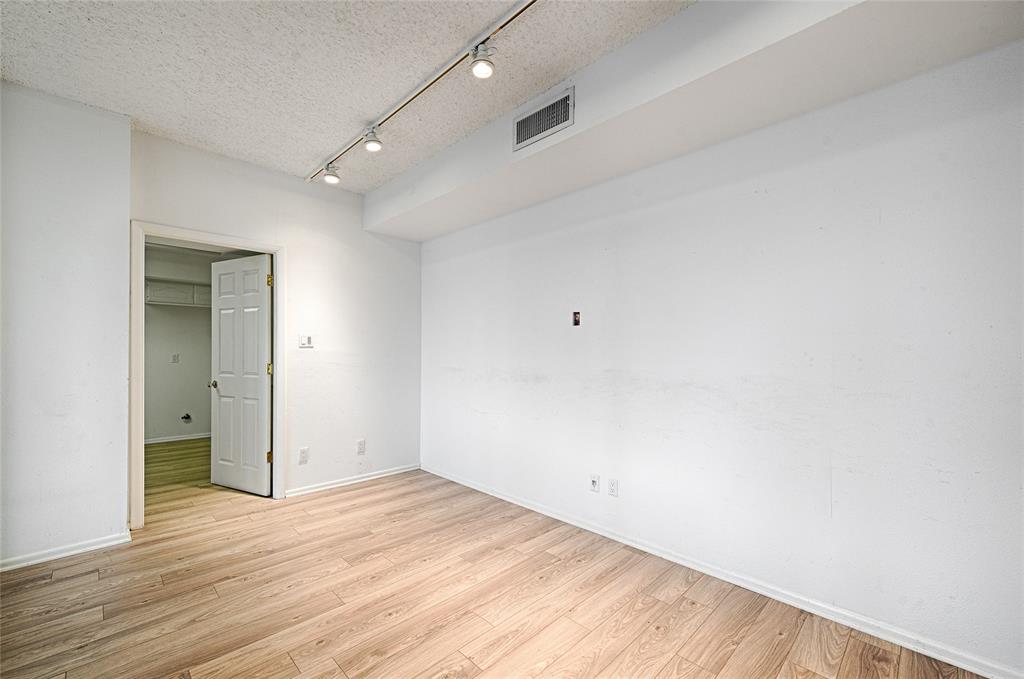 Bonaventure Condo - Residential