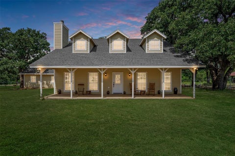 Photo of 229 Quail Run Road, Valley View, TX 76272 (MLS # 21353049)
