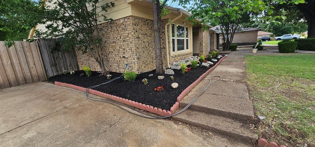 202 E Denton Drive