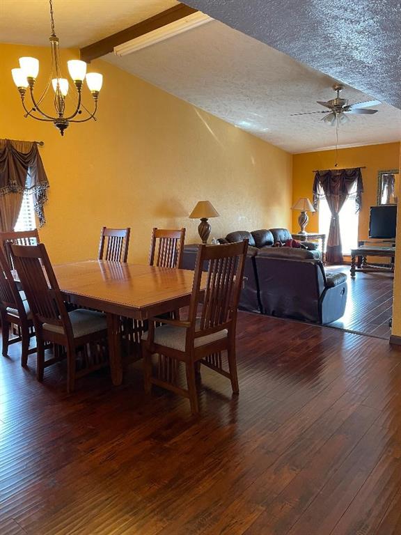 490 Clear Creek