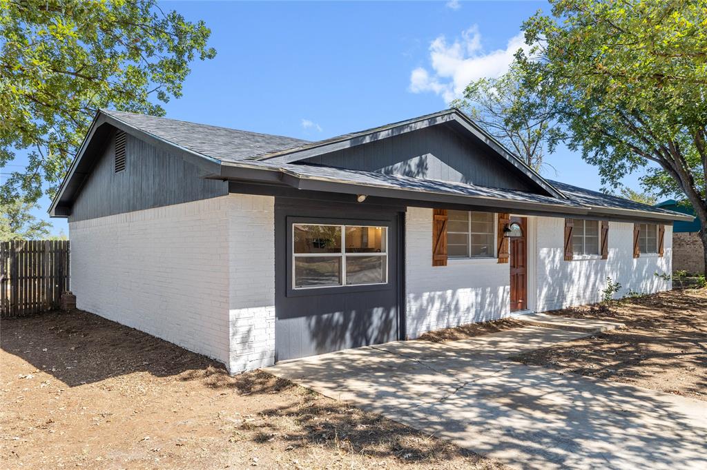 3818 Crestridge Drive