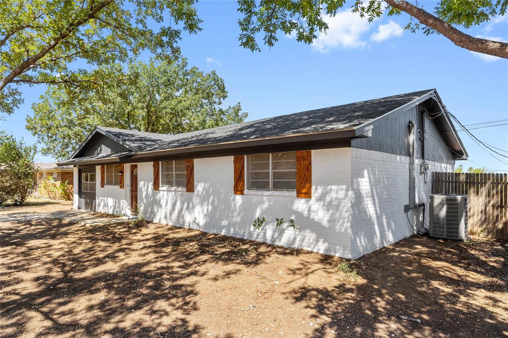 3818 Crestridge Drive